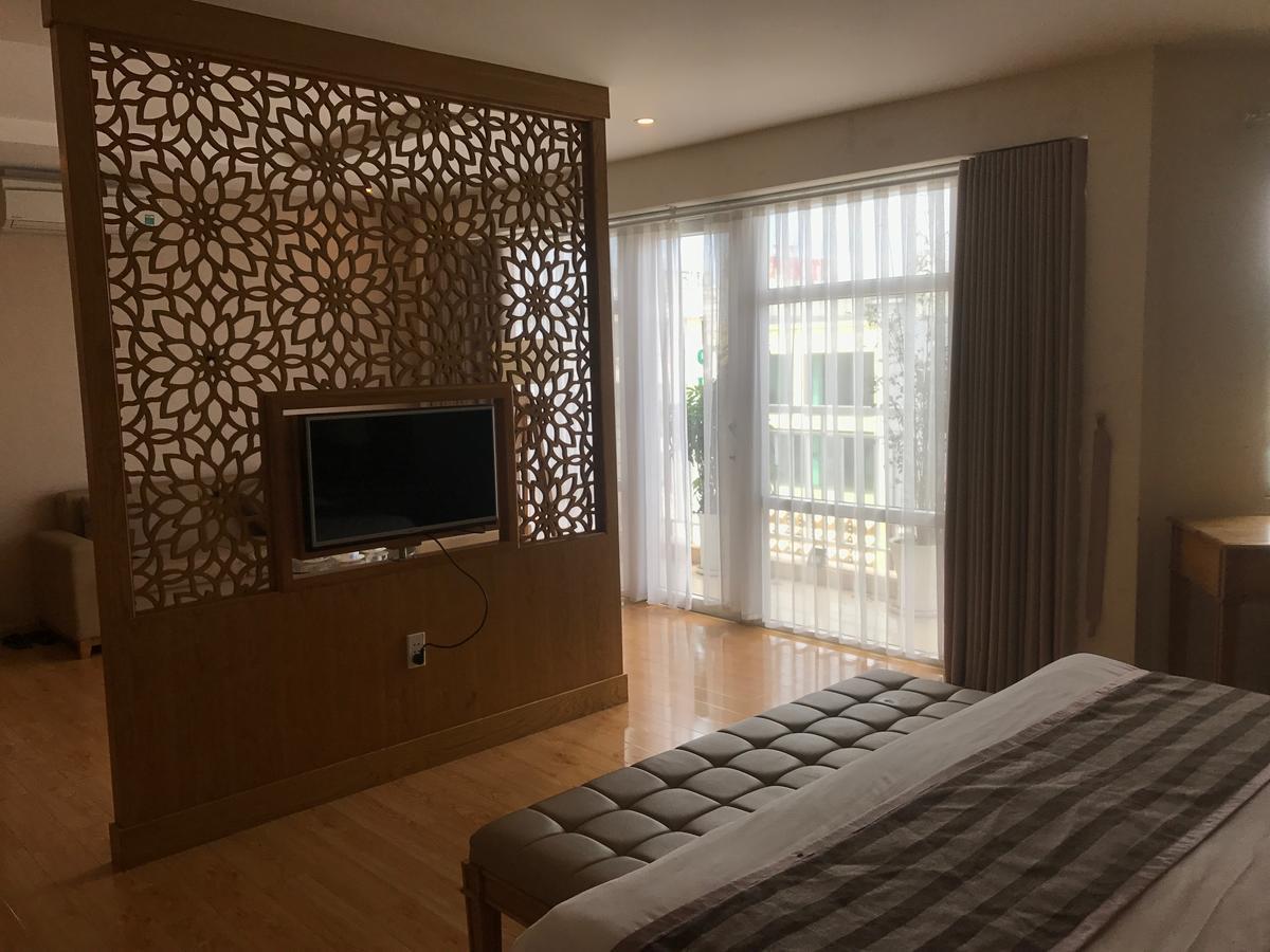 Elegant Hotel Pleiku Luaran gambar