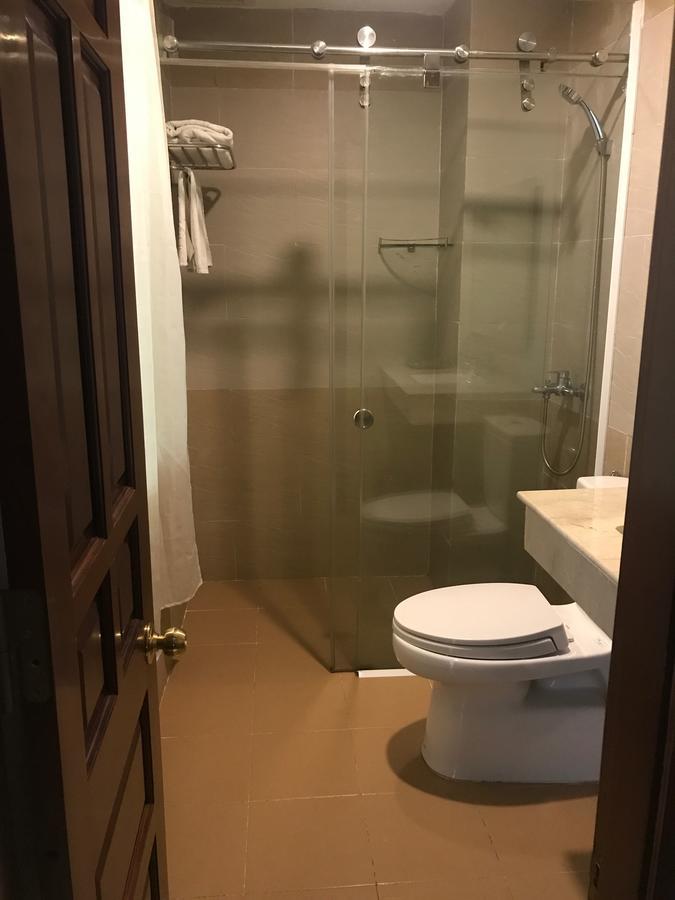 Elegant Hotel Pleiku Luaran gambar