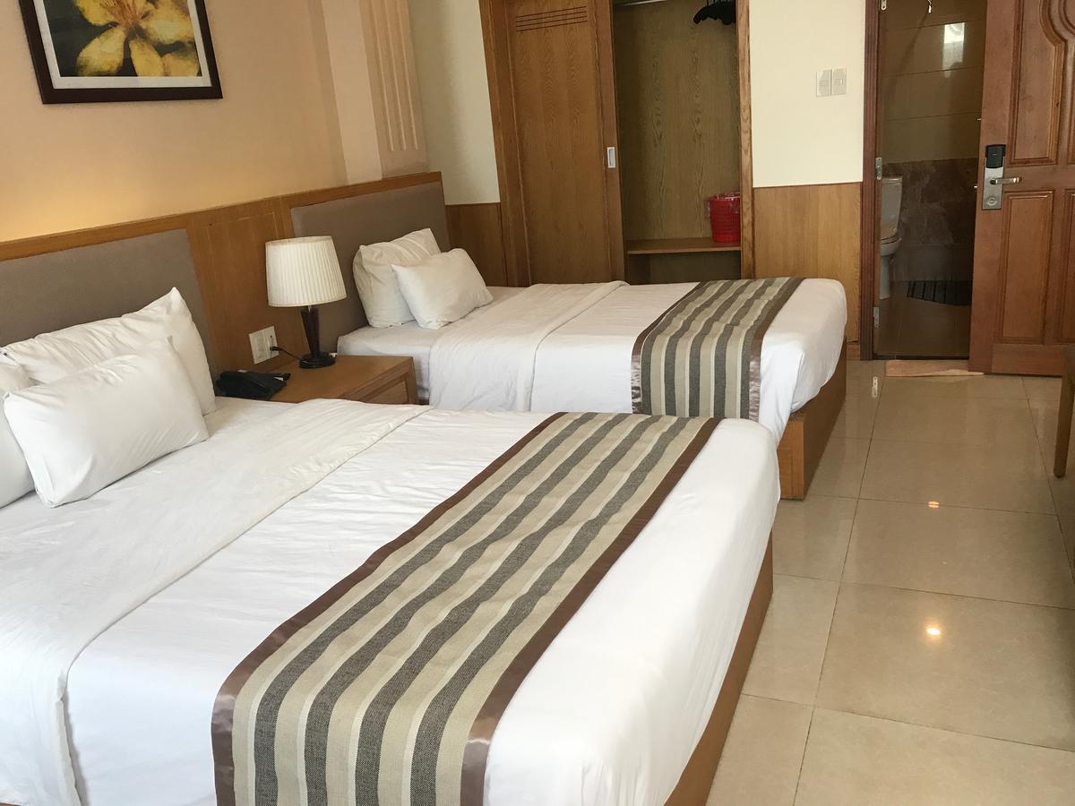 Elegant Hotel Pleiku Luaran gambar