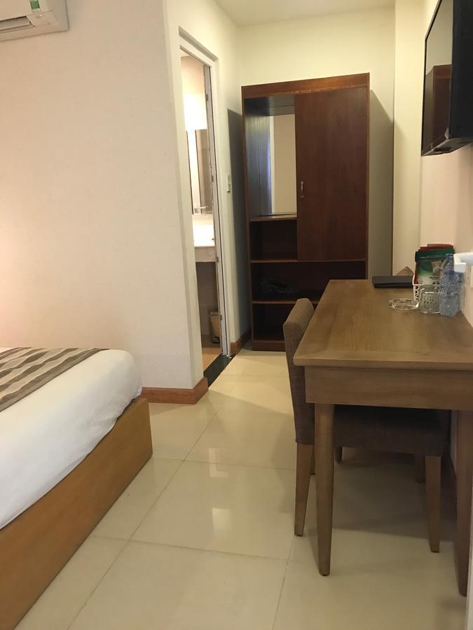 Elegant Hotel Pleiku Luaran gambar