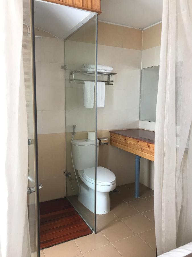 Elegant Hotel Pleiku Luaran gambar