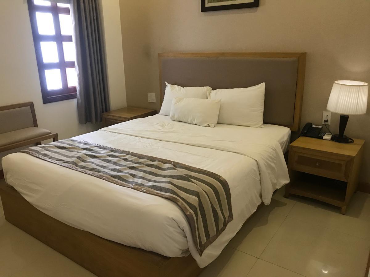 Elegant Hotel Pleiku Luaran gambar