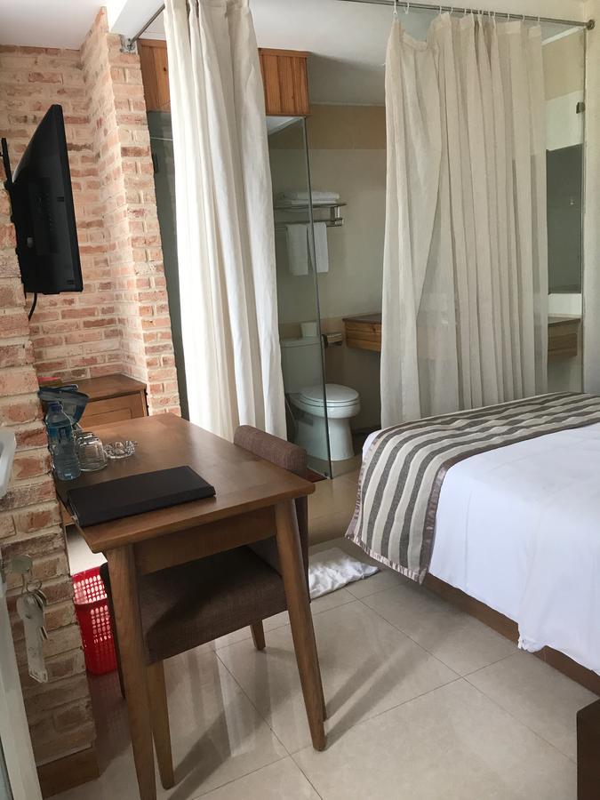 Elegant Hotel Pleiku Luaran gambar